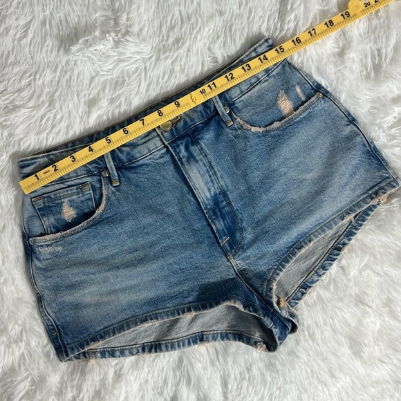 Good American Micro Mini Shorts - Picture 4 of 7